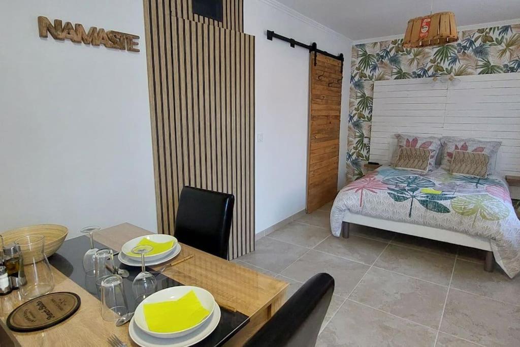 Gite De L'Olivier, Classe, Climatise, Jardin Avec Parking Gratuit Devant Le Logement Et A 5 Minutes Du Centre-Ville A Pied L'Isle-sur-la-Sorgue Exterior photo